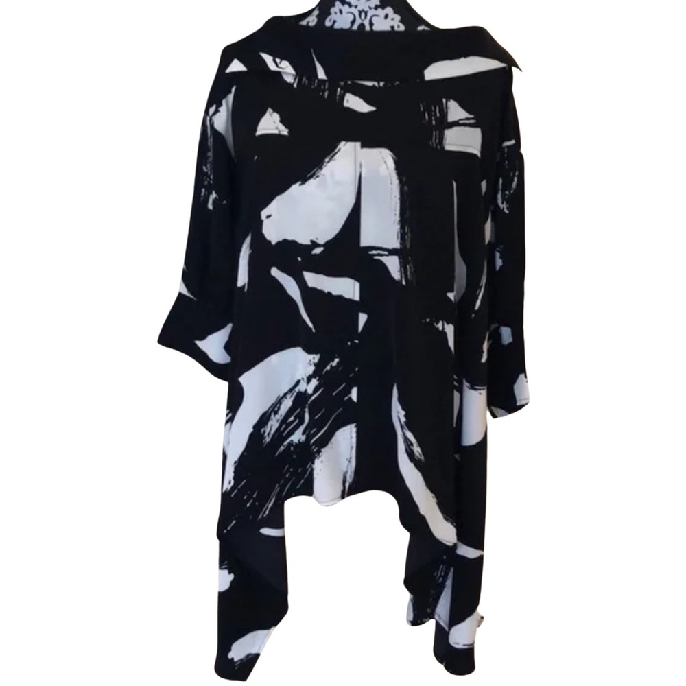 Gracia Blouse Black and White